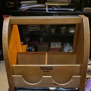 Wooden 1940’s Esquires Footman De Luxe box